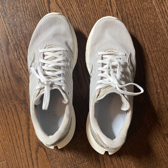 Saucony Kinvara 12 Running Shoes - Picture 8 of 10